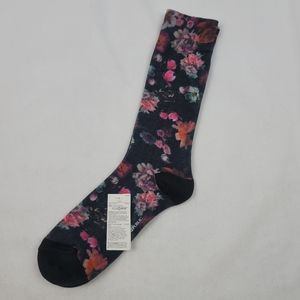 NWT Banana Republic soft floral socks